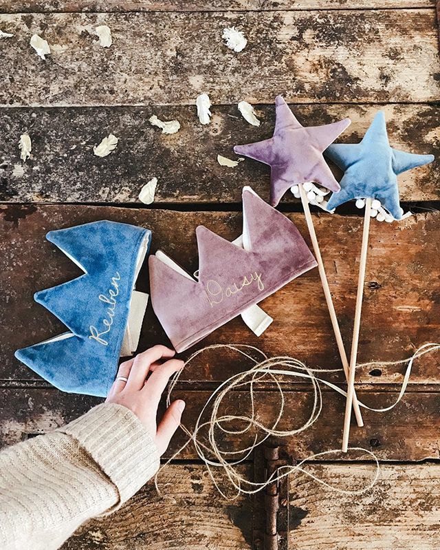 All ready for our latest release of personalised crowns and magic wands 💫⭐️! .
.

Tag a friend below who’s little one would love a birthday treat this year, and we’ll give one of you a full set for free before we launch tomorrow 🎁! #launching #sunday… ift.tt/2U47D9z