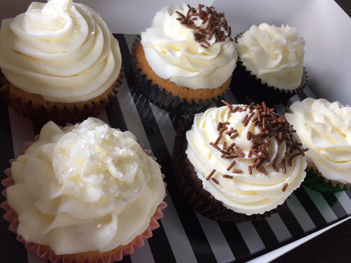 sally_laker's tweet photo. Wedding Cake Samples going out today. French Vanilla, Lemon, Chocolate and Salted Caramel, Raspberry and White Chocolate and Madeira and Nutella π #cakesamples #cakes #weddingtasters #whitstable #kent https://t.co/Y3AjNFuZKP