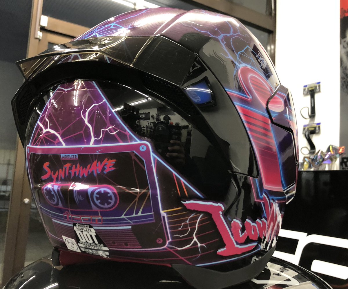icon AIRFLITE HELMET SYNTHWAVE 美品 Icon Airflite Synthwave Helmet - Cycle News