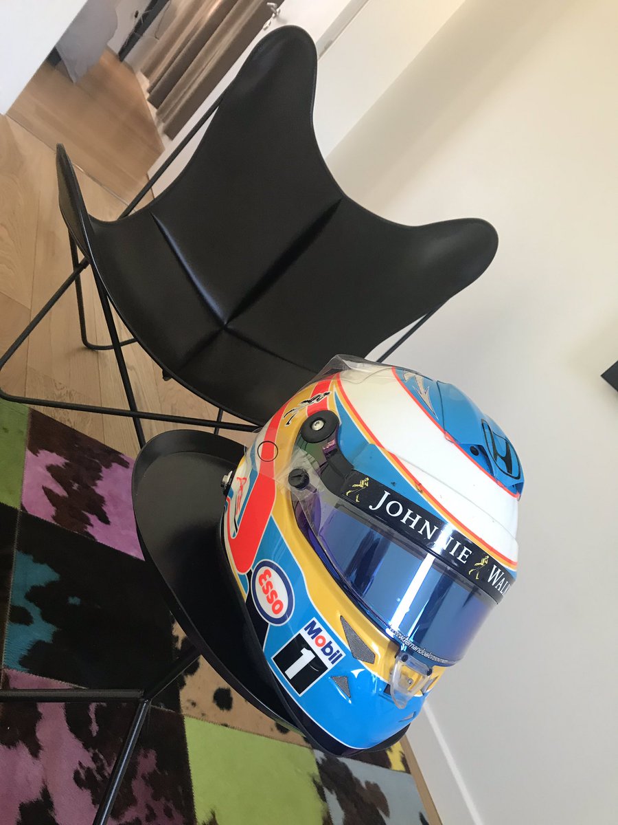 Guilhem_R's tweet photo. New home, but familiar environment @alo_oficial @JMD_helmets #brazil2015 #sunchair #legend https://t.co/jqdJvHM2Ts