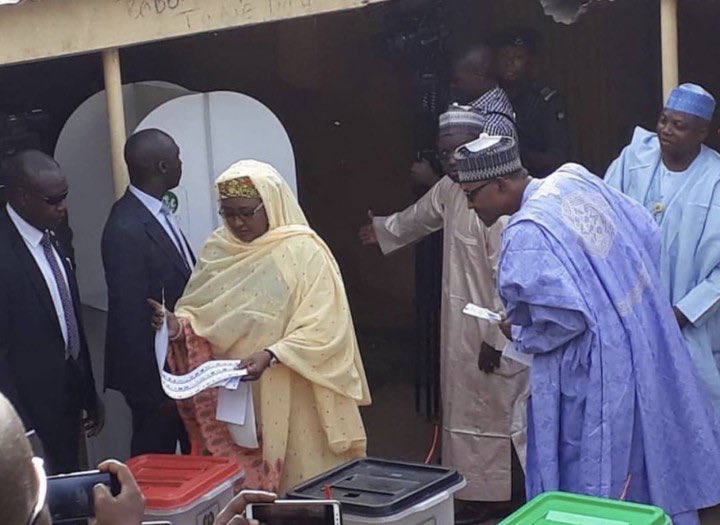 renoomokri's tweet photo. Dear @INECNigeria,

It is illegal for anybody, no matter how highly placed, to check another person’s ballot. The Electoral Act provides for a secret ballot. An individual named @MBuhari was caught on video/camera violating this.

RETWEET to ensure that #INECMustSanctionBuhari https://t.co/Y2oQkrudDb