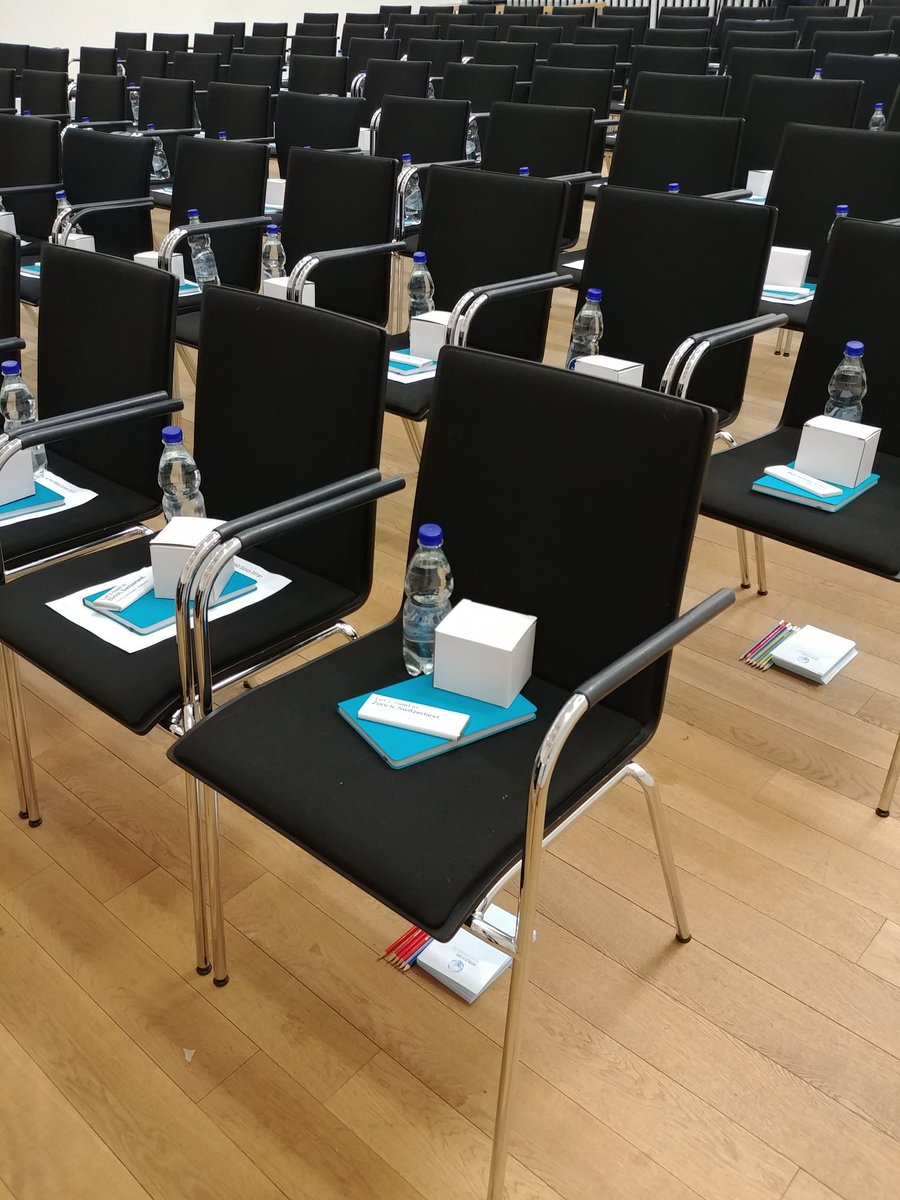 Ready when you are! Let's get this #WIADch party started (and continued for the awesome people who also joined us yesterday)! #WIAD19 #DesignforDifference