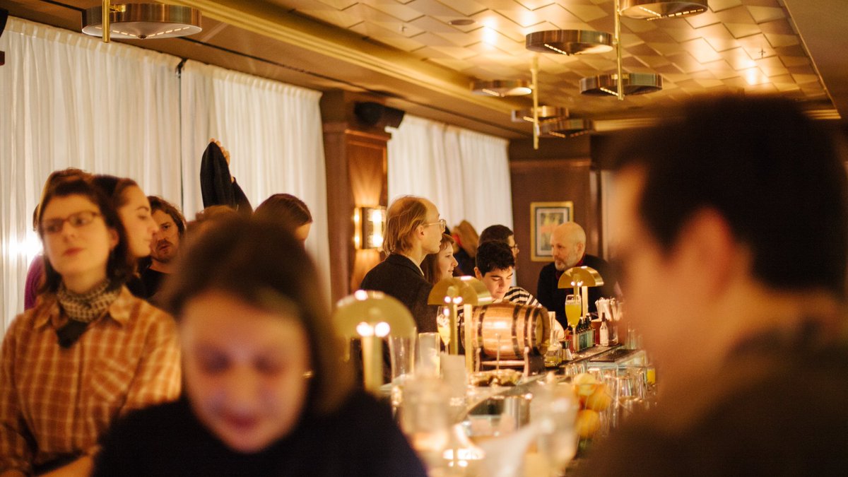 zafraanski's tweet photo. Diesen Sonntag gibt es um 22 Uhr auf @dlfkultur eine Sendung über die Reihe "Music for Hotel Bars", deren vorerst letzte Berliner Ausgabe am 26.02.2019 im #ConcordeHotel mit @vonlilienstern, #PHØNIX16 und #Zafraan stattfindet. Nicht verpassen! https://t.co/C3jkBqzbf5 #MfHB https://t.co/dPkneVwlS4