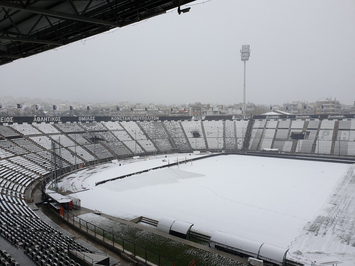 PAOK_FC's tweet photo. Η περιοχή σου όταν έχεις την καλύτερη άμυνα του πρωταθλήματος... #PAOK #TheFutureIsHere ❄☃️ https://t.co/QHiMd4TrYy