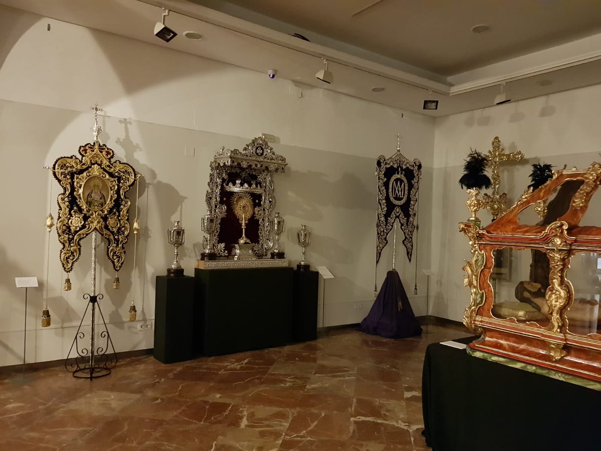 HdadSoledad84's tweet photo. ACTUALIDAD | 📌 En la noche de ayer quedó inaugurada la exposición #SoledadUniversal en el @cmisevilla y que se puede visitar desde hoy y hasta el próximo 7 de marzo 

➡️➡️ https://t.co/RqyNnLheyM

➡️➡️ https://t.co/SaFYSUBpOy

#SiempreLaSoledad https://t.co/ceQpkSwoHK