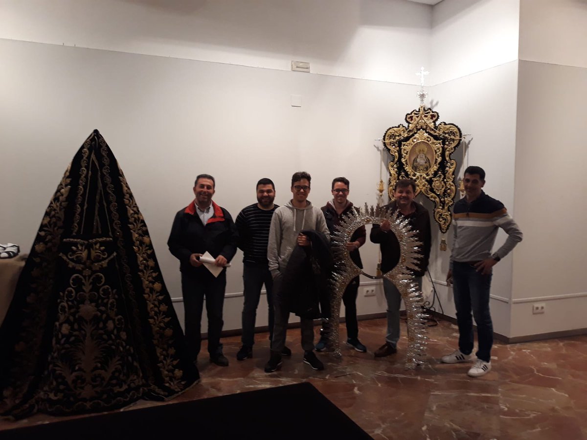HdadSoledad84's tweet photo. ACTUALIDAD | 📌 En la noche de ayer quedó inaugurada la exposición #SoledadUniversal en el @cmisevilla y que se puede visitar desde hoy y hasta el próximo 7 de marzo 

➡️➡️ https://t.co/RqyNnLheyM

➡️➡️ https://t.co/SaFYSUBpOy

#SiempreLaSoledad https://t.co/ceQpkSwoHK
