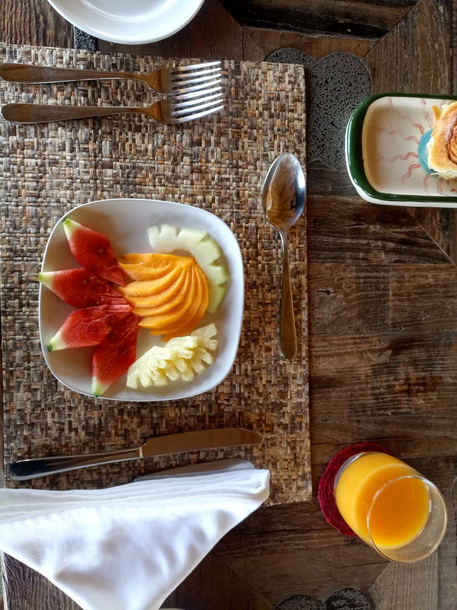 HapaKenya's tweet photo. When food is bae and you can't just get enough. How breakfast went down. #OlarroConservancy https://t.co/J9oFTBwHbs