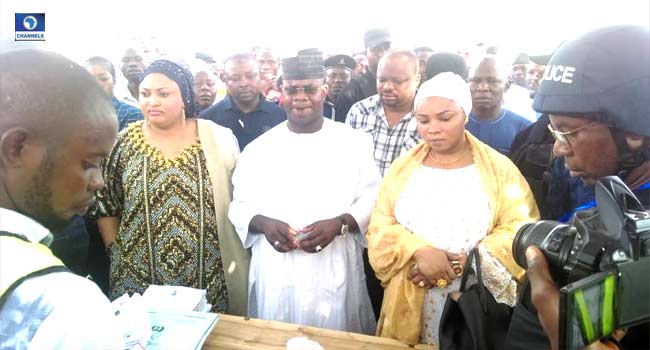Kogi Governor Unable To Be Accredited As Card Reader Fails. bit.ly/2EpUySE