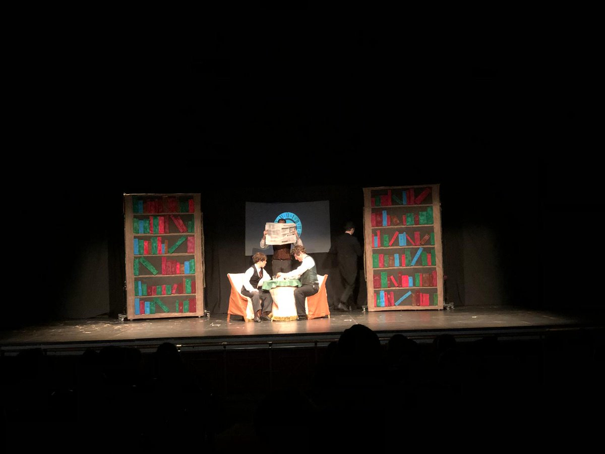 SanIsidroAranju's tweet photo. Los alumnos de  5° y 6° han asistido al  Teatro  Federico  García  Lorca a ver la obra  "La vuelta al mundo  en 80 dias" de la compañía  Luky Luke
#teatring 
#megustaelteatro https://t.co/Vpde7kCoPt