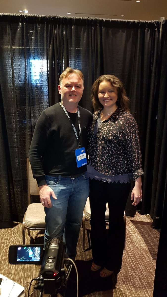 CMNI_More_Music's tweet photo. #AshtonShepherd #Interview by #ChristianLamitschka for #Country #Music #News #International #Magazine & #Radio #Show https://t.co/NfMWldNTrf https://t.co/Vsm0lpWHJW