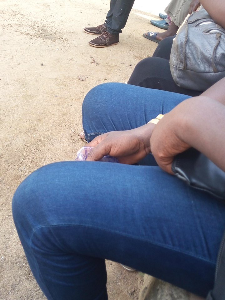GADA_PHC's tweet photo. The stranded Youth Corpses from Elements LGA, Ebubu unit 7 have been handed over to @PoliceNG for protection
#StopVAWIP 08001100000
#NigeriaDecides2019 
@inecnigeria please take note https://t.co/E6pMMKvkjc