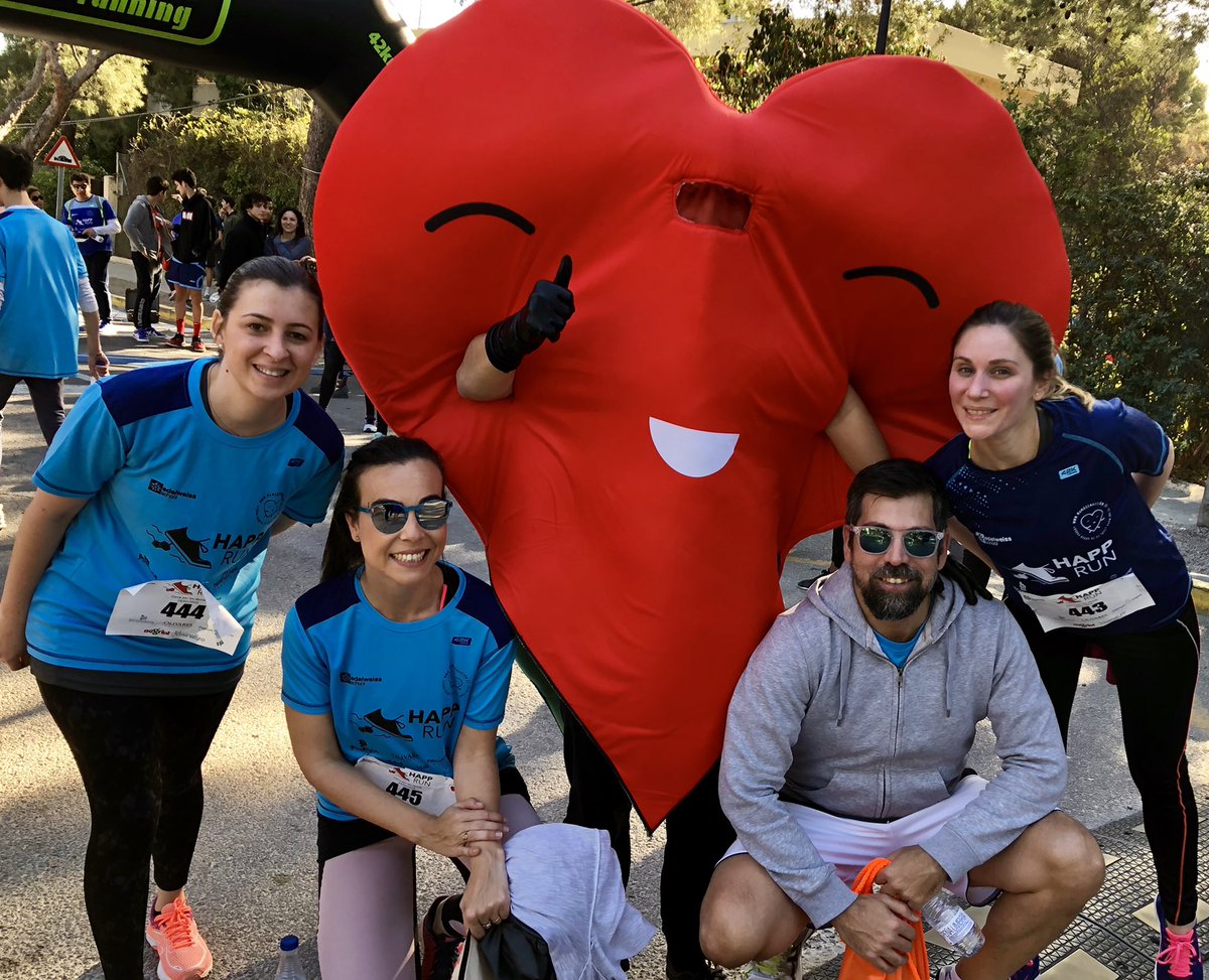 FalcoJavier's tweet photo. Apoyando a @mamasenacciones en la #happrun. Pedazo equipo de @michaelpage_es https://t.co/IIdc6WtS2Z