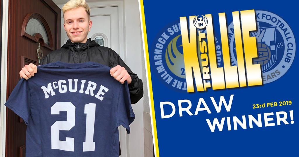 KillieTrust's tweet photo. Sam McGuire is presented with his 'Oxford Blue' t-shirt for winning the last TIK Entry level draw. Well done Sam! You too can subscribe to the Trust in Killie initiative here...
https://t.co/1eO03p5DVd
#Killie150 #Confidemus #YourClubYourTime https://t.co/bw8UXJxIPx