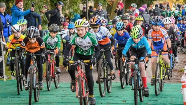 CentralRegionBC's tweet photo. Work has started for 2019/20 @CentralCXLeague . Clubs who wish to be part of the winter wonderland of cycle sport are asked to contact Kelvin Hoy to make arrangements.
Link below to @CentralCXLeague website below, pls share
https://t.co/zGRpSkVva6 https://t.co/xogUP3w7dB