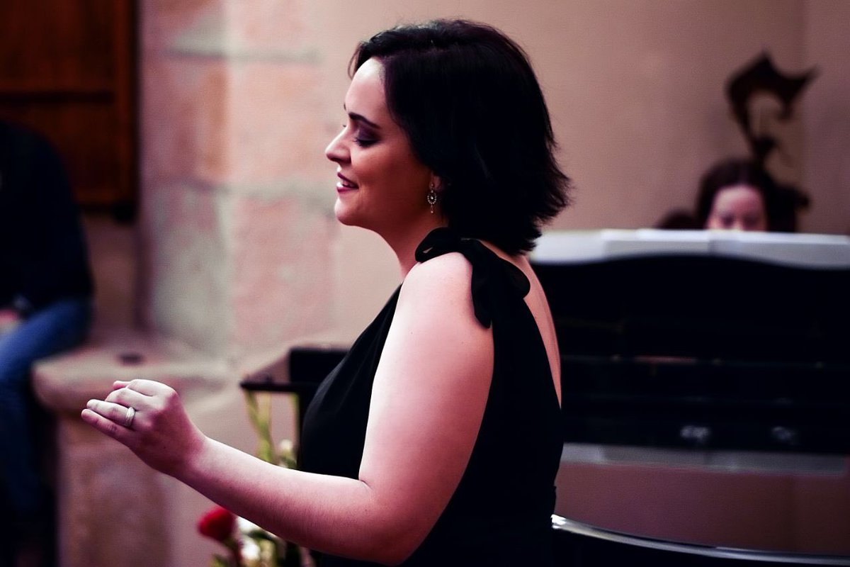 MariloValsera's tweet image. Recuerdos de un aperitivo de nuestro concierto “Con acento español” en Trujillo. Inicio de gira muy pronto!! #ConAcentoEspañol #soprano #Extremadura
