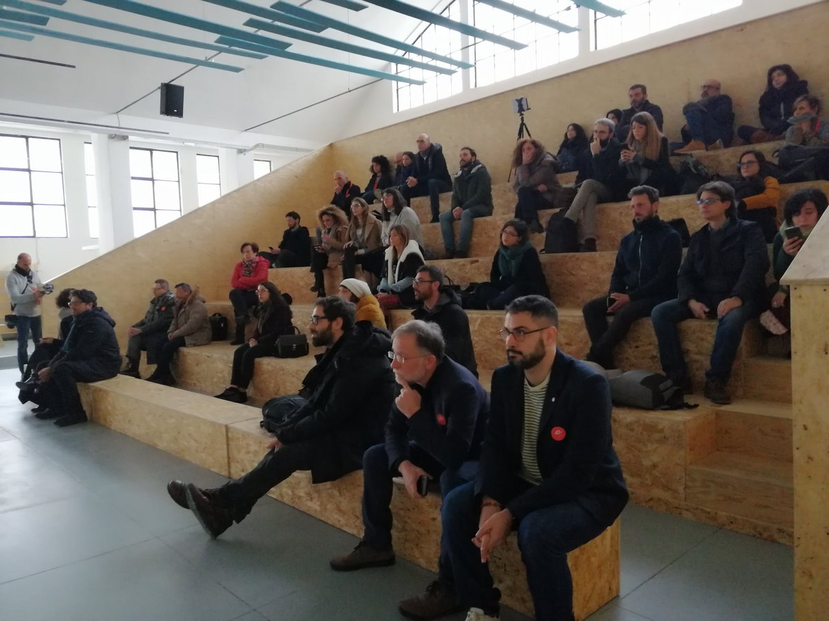 monicaguizzardi's tweet image. Al via i talk #DesignforDifference al @WIADpalermo per #wiad2019 #palermo #AI #Scalo5B