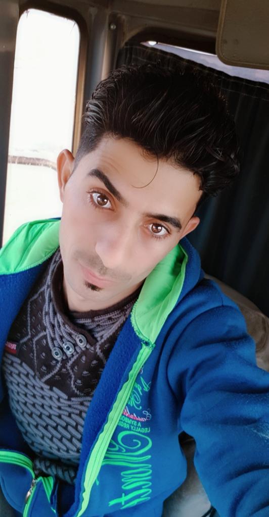 MalikALJdory's tweet photo. ياحســـــافه #__صويحبك يحـــــجي

      وراك ومــن تنـــشده #__يگـلك

                                      انــــــت #__الضلع https://t.co/VYZSxvHc0D