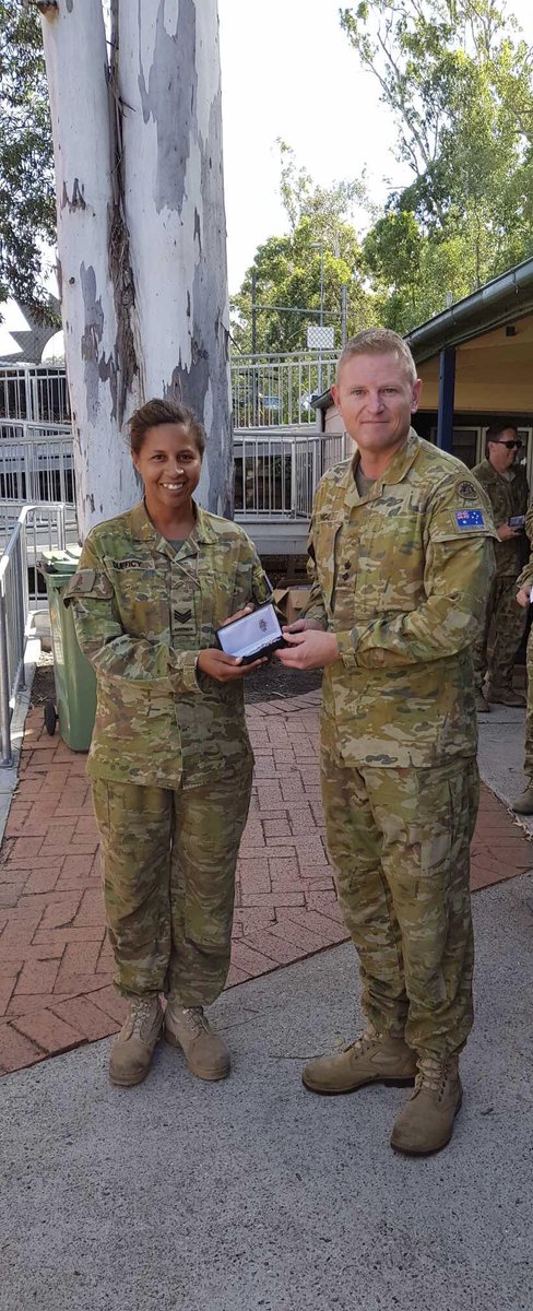 GinnyMorris73's tweet photo. SGT Dufficy being awarded her Defence Long Service Medal by CO #7CSSB for 15 years dedicated service. #7CBTBDE https://t.co/pDJrs7u7rf