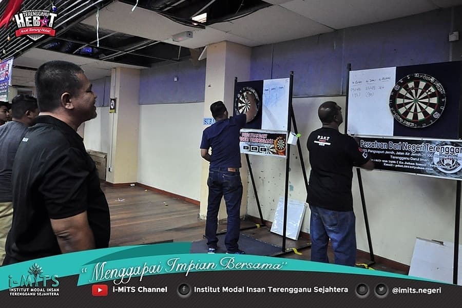 NegeriImits's tweet photo. Sekitar Pertandingan Dart bagi kategori Belia yang berlangsung di Program HEBAT pada pagi tadi.

Pertandingan ini juga mendapat sambutan yang hangat daripada pihak peserta dan penonton.

JOM RAMAI-RAMAI KE PROGRAM HEBAT !😍
Juppe ssanee ~ https://t.co/vw66M6zScj https://t.co/jY9FQY8U5F