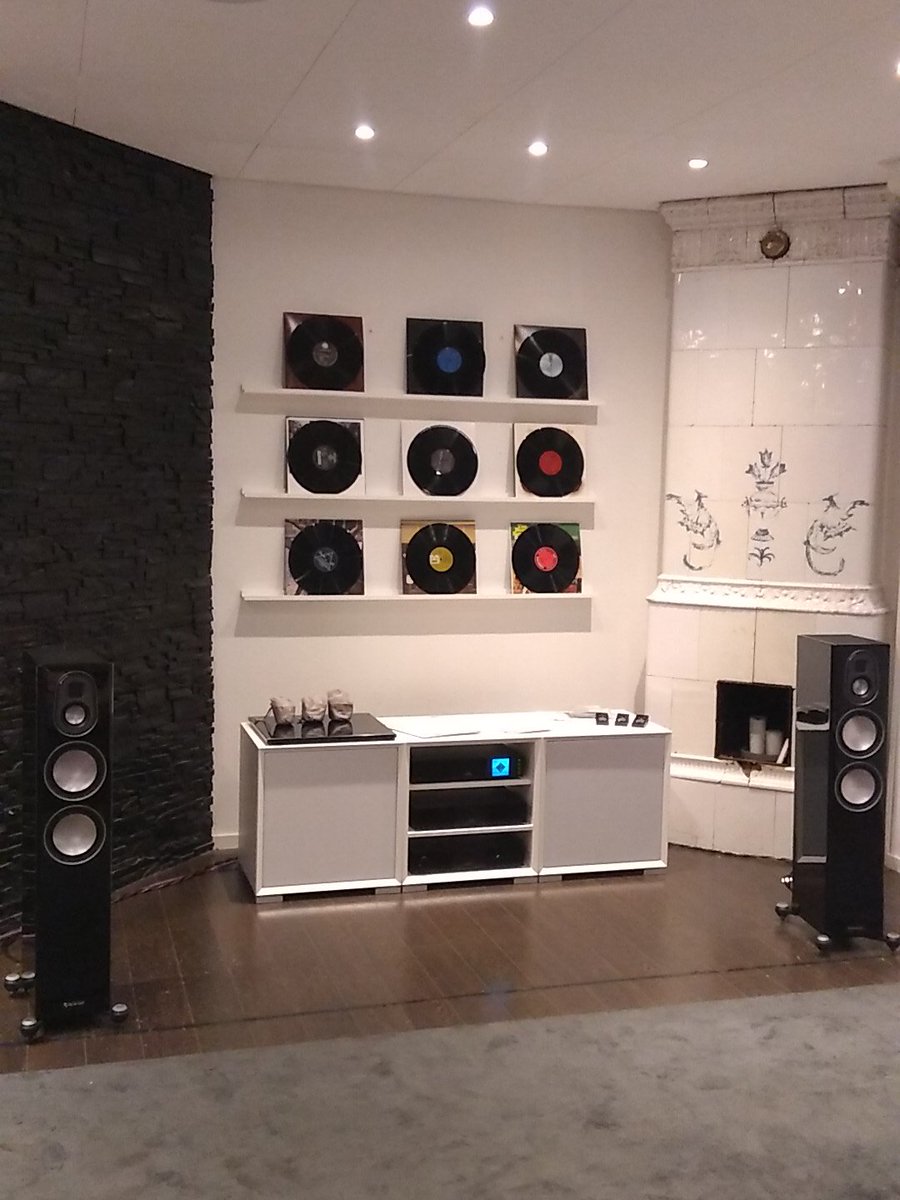 ConnyDrivemark's tweet photo. Now the fun begins. Monitor Audio Gold G5 event at Reference Audio, Stockholm. Welcome! #icon #iconscandinavia #monitoraudio #referenceaudio https://t.co/VtQxJuYtlk