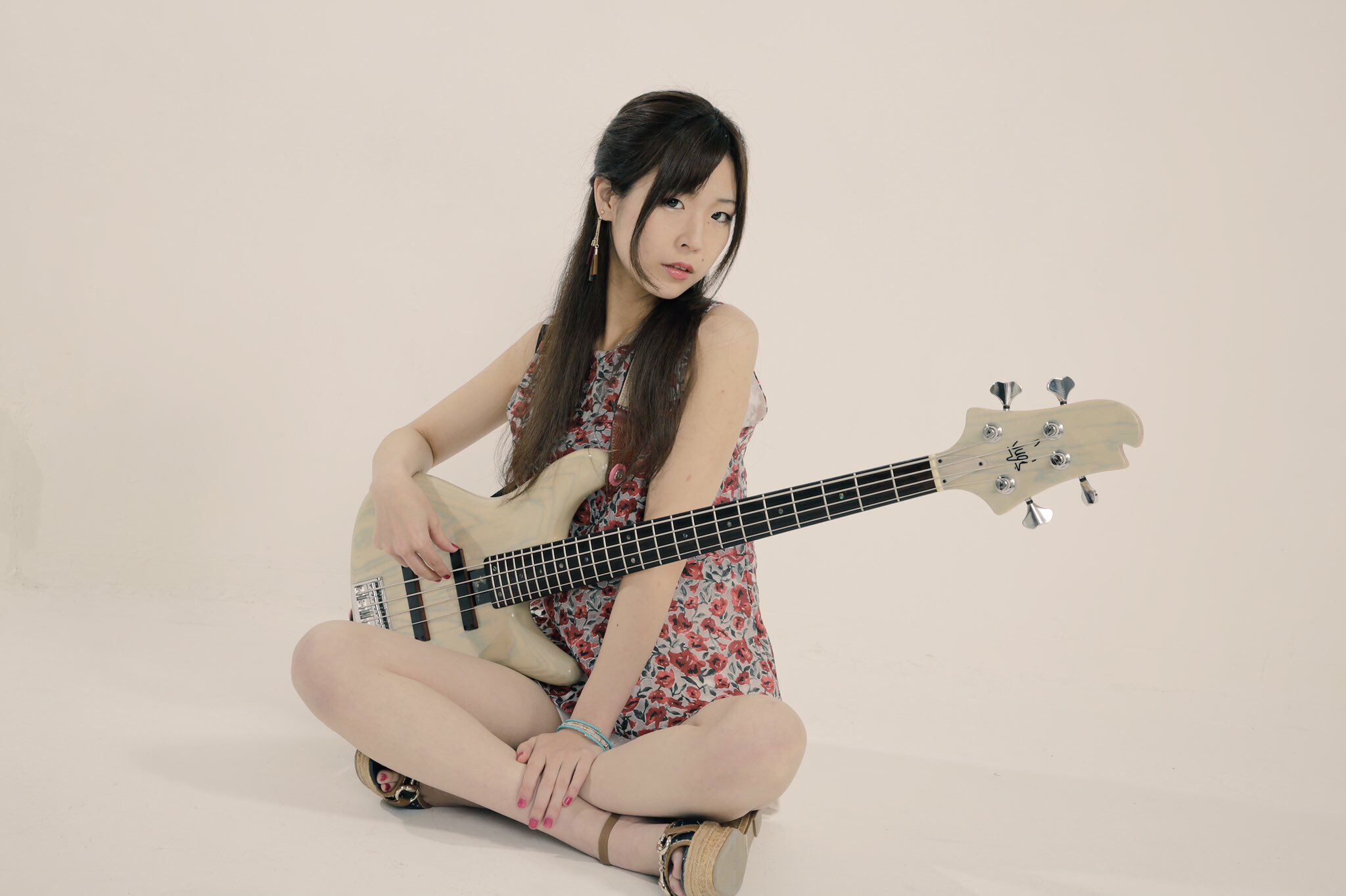 O Xrhsths 星野李奈 Sto Twitter 自己紹介 星野李奈です エルフリーデのベース担当でリーダーです 身長 169cm 体重 45kg 血液型 B型 7月11日産まれです お菓子 カサカサしてない系 とスヌーピーを常備してます 元々サポートベーシストでした ソロではjazz