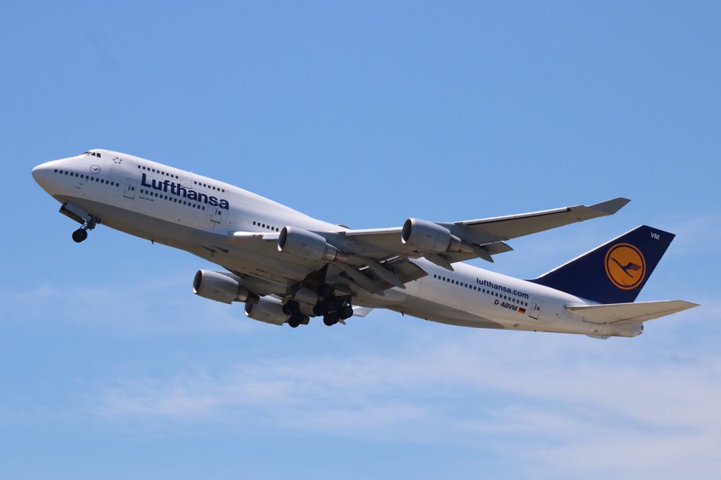 toshimaru_yb's tweet photo. 新旧D-ABVM
#Lufthansa
#dabvm https://t.co/GrSHwOsM4s