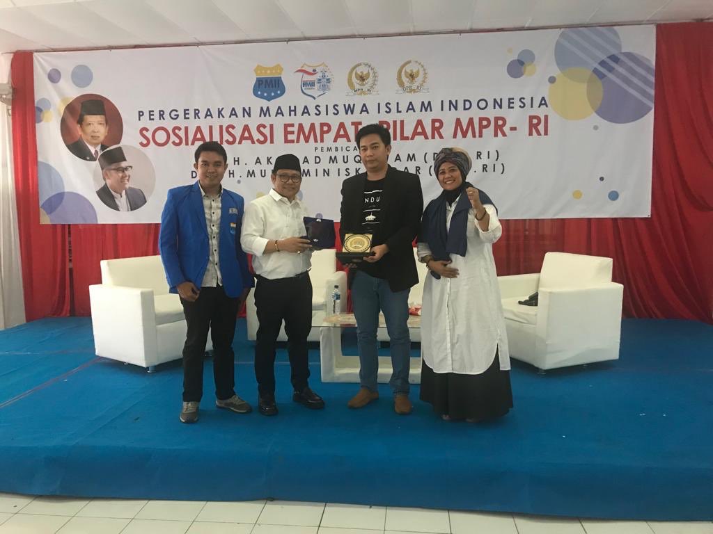 Selamat Berjuang kepada semua sahabat peserta Musyawarah Pimpinan Nasional (MUSPIMNAS PMII) Pergerakan Mahasiswa Islam Indonesia 
Sukses dan lancar selalu! Amiiin 
@PMII_UGM  @official_pbpmii