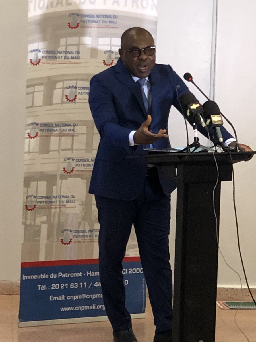 BrelotteBa's tweet photo. « Rôle du secteur privé africain dans la consolidation de la paix », thème de la rencontre entre les milieux d affaires français et maliens. Intervention de @BrunoMettling : « Emploi, chaîne de valeur, partenariat renouvelé, Digitalisation, approche concertée #G5sahel » https://t.co/e7YOZfsuxT
