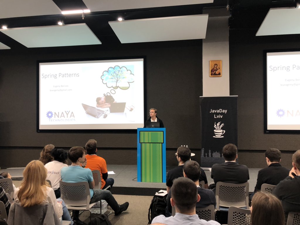 Javadaylviv's tweet image. @jekaborisov is talking about the best Patterns in Spring. At @Javadaylviv 2019 #javadaviv #javadaylviv2019 #spring #patterns with golden sponsors: #corevalue #globallogic