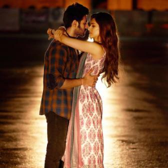 zoomdelhi's tweet photo. Check Out #KartikAaryan And #KritiSanon in #Duniyaa

https://t.co/pG0ms8ySXl

@TheAaryanKartik #DineshVijan @Laxman10072 @MaddockFilms @JioCinema @TSeries @itsBhushanKumar @AbhijitVaghani @akhilofficial01 @dhvanivinod @kunaalvermaa77 @kritisanon https://t.co/DvPBZ7HrtP