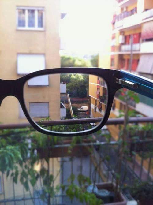 dumpzer2's tweet photo. People who wear glasses will understand. https://t.co/EaVpcDE3Do