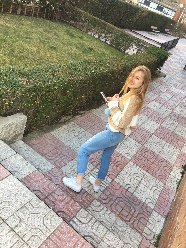 Donnarco1's tweet photo. Que buena está mi novia jodrr https://t.co/PYfhfDyIPk