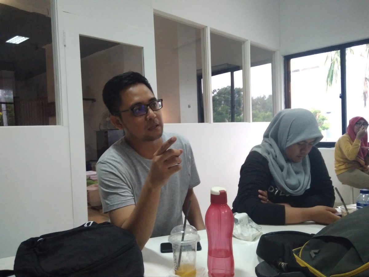 pyuurika's tweet photo. Sabtu berfaedah bersama #bloggertalk3 😋

Tentang konten blog, tips konten blog dan lain sebagainya. https://t.co/chtGJgIVdm