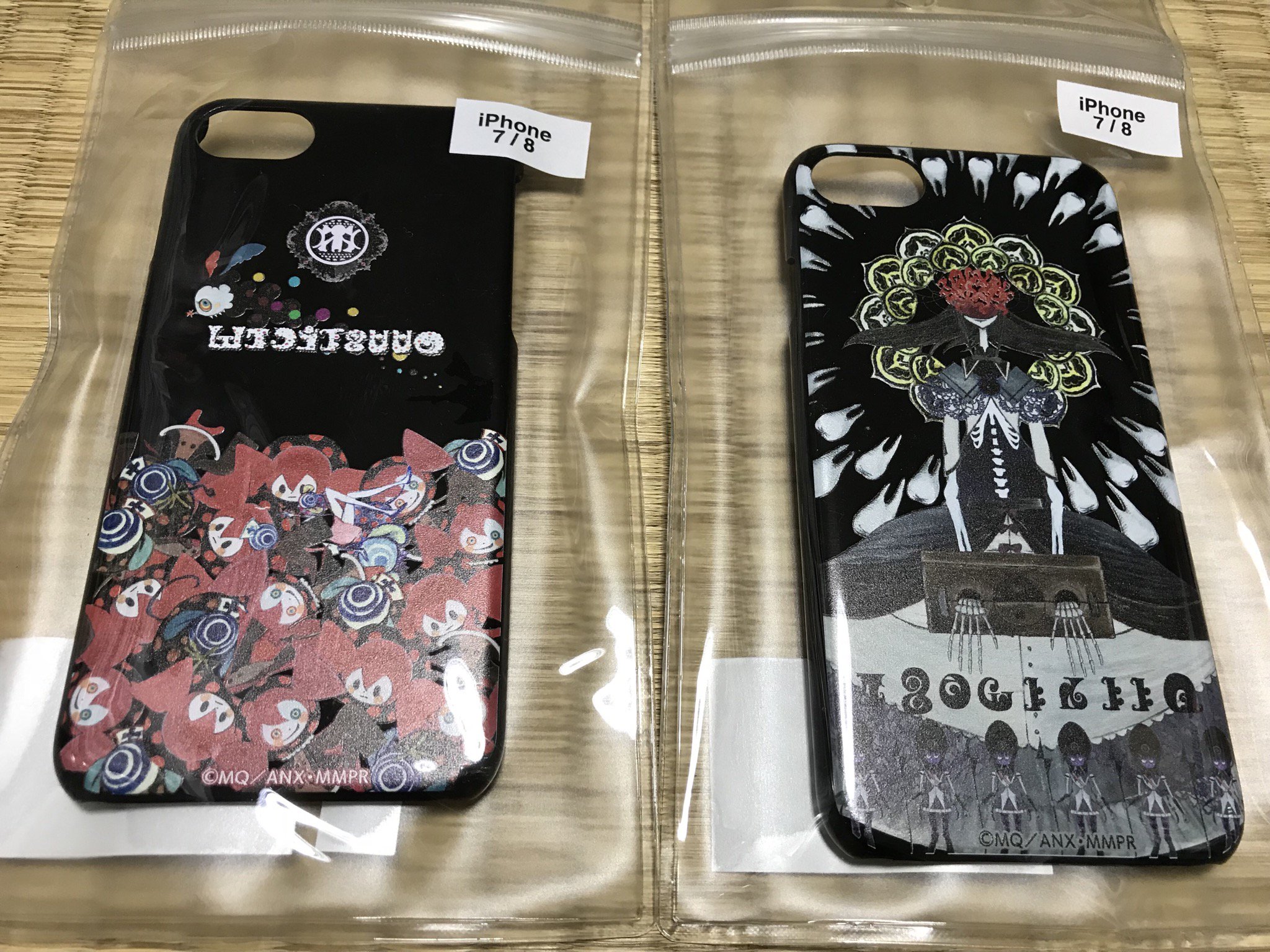 えあドッター Twitterren 劇団イヌカレーさん絵柄のスマホケース 劇場版新編のグッズなのにtv版のお菓子の魔女が混ざってる えあドッター Twitterren 劇団イヌカレーさん絵柄のスマホケース 劇場版新編のグッズなのにtv版のお菓子の魔女が混ざってる