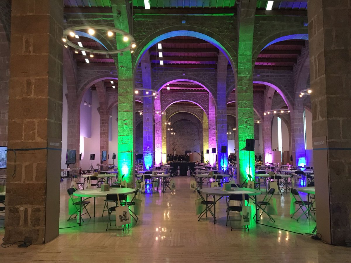 hgardo's tweet photo. Just fa 1 any erem a l' #EDhackRaval, la primera hackató educativa i comunitària al barri del #raval de Barcelona.
Va ser un espai vibrant, on vam descobrir noves maneres de connectar, construir i compartir.
Ara, arrenca #EDhackKreaGirona.
T'apuntes? https://t.co/iykyPPeNpw https://t.co/Wg2h9RiPNY