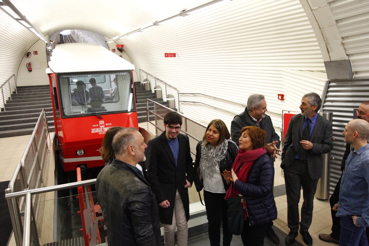 🚟Hoy hemos subido a Artxanda para presentar las candidaturas de Podemos Euskadi al Congreso y al Senado

🚟Artxandarako bidea hartu dugu Ahal Dugu Euskadiren Senaturako eta Kongresurako hautagaitzak aurkezteko
