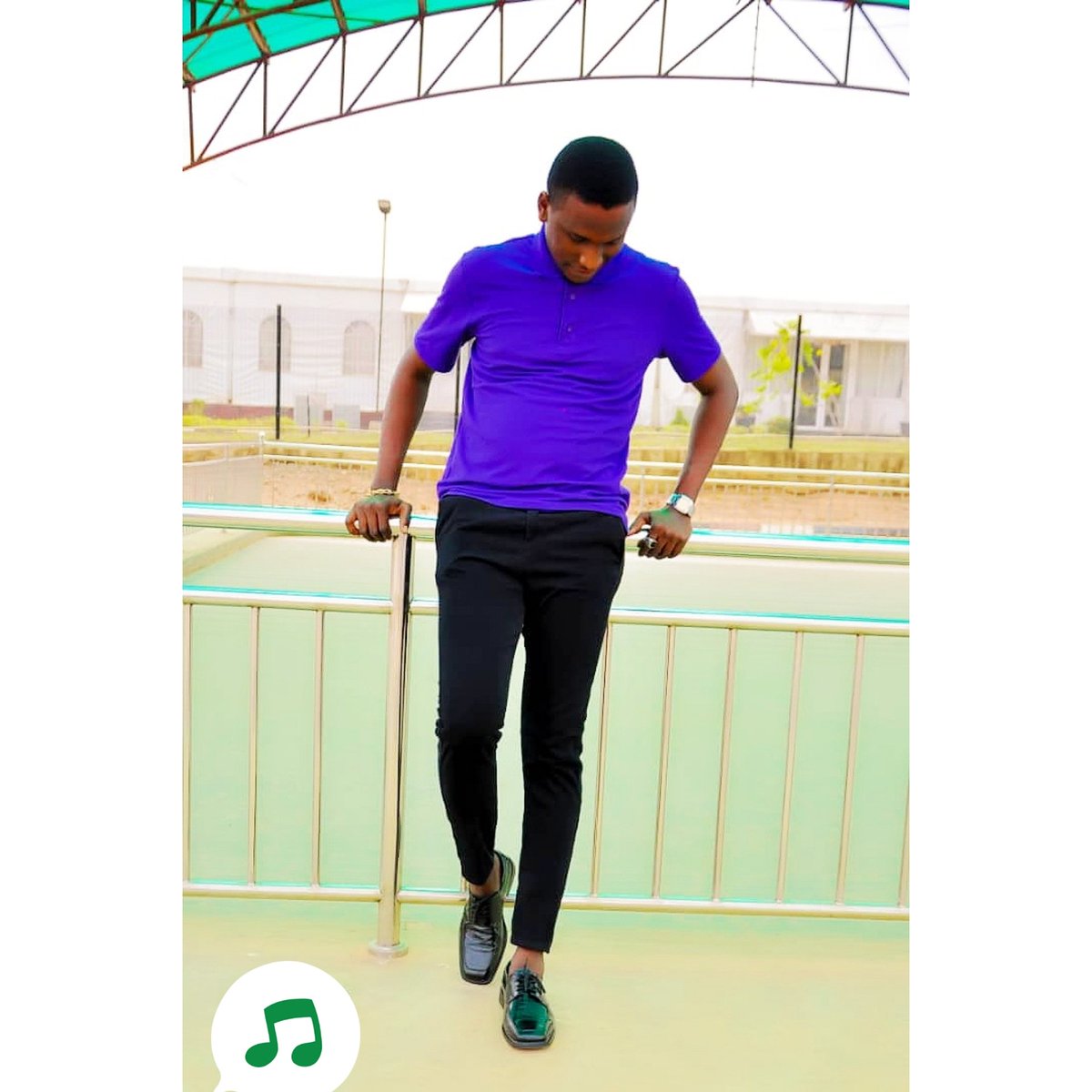 adelekesayor's tweet photo. #NewProfilePic https://t.co/8bpF1JzcAt