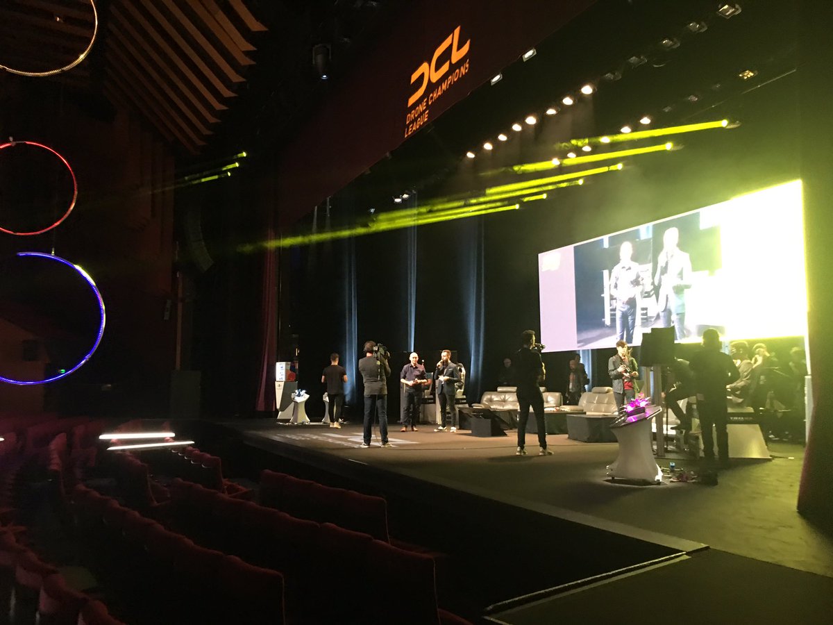frankchikli's tweet photo. La #CapitaledesSportsPleinAir devient la #CapitaleInternationaledesJeux au #PalaisdesFestivals pendant  #FestivalInternationaledesJeux à #Cannes avec l’étape française de la #DroneChampionLeague @villecannes @CannesPalais @VisitCotedazur @fijcannes @DroneChampionsL @davidlisnard https://t.co/EoWetuHcxh