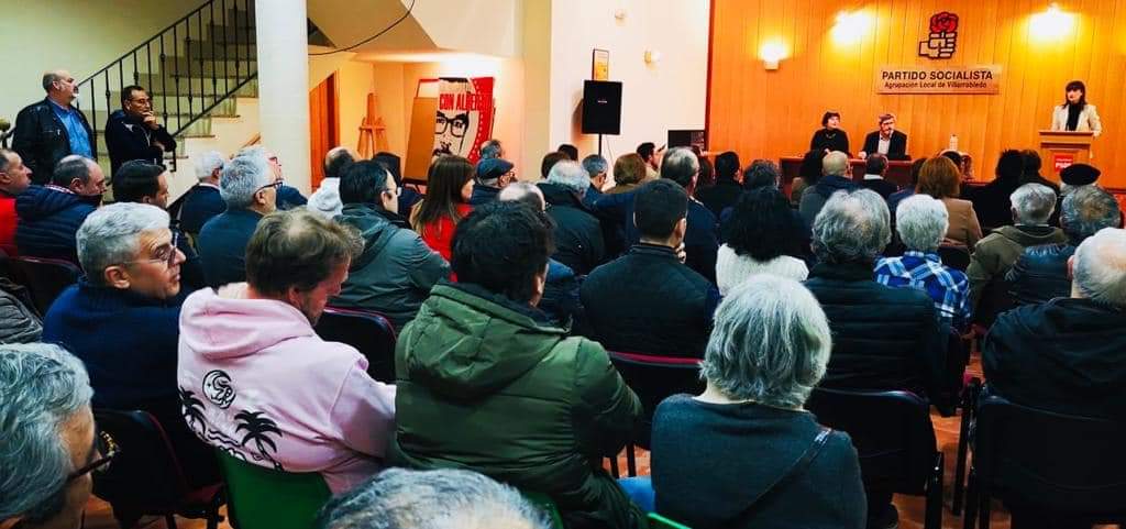 PSOE_Vdo's tweet photo. Ayer, nuestro candidato a la alcaldía Alberto González García @Albloggero presentaba en la Casa del Pueblo la lista de #candidatos y #candidatas para concurrir a las #eleccionesmunicipales de #mayo2019 #PSOE #PsoeVdo https://t.co/0i02Xv2Aa7