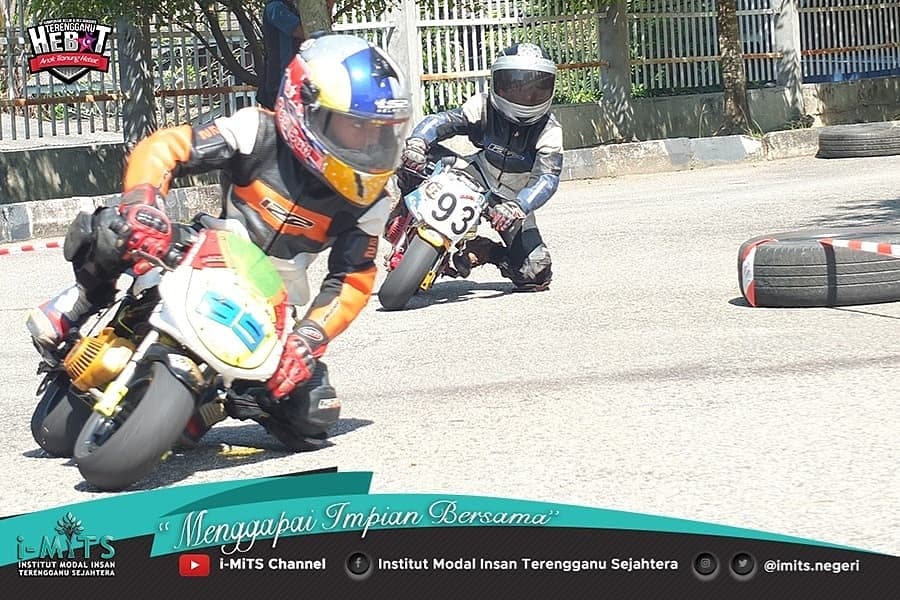 NegeriImits's tweet photo. Suasana sewaktu Pertandingan SuperBike bagi kategori Belia yang berlangsung di Program HEBAT pada pagi tadi.

Pertandingan ini juga mendapat sambutan yang hangat daripada pihak peserta dan penonton.

JOM RAMAI-RAMAI KE PROGRAM HEBAT !😍
Juppe ssane.. https://t.co/UhxbH2Vpqp