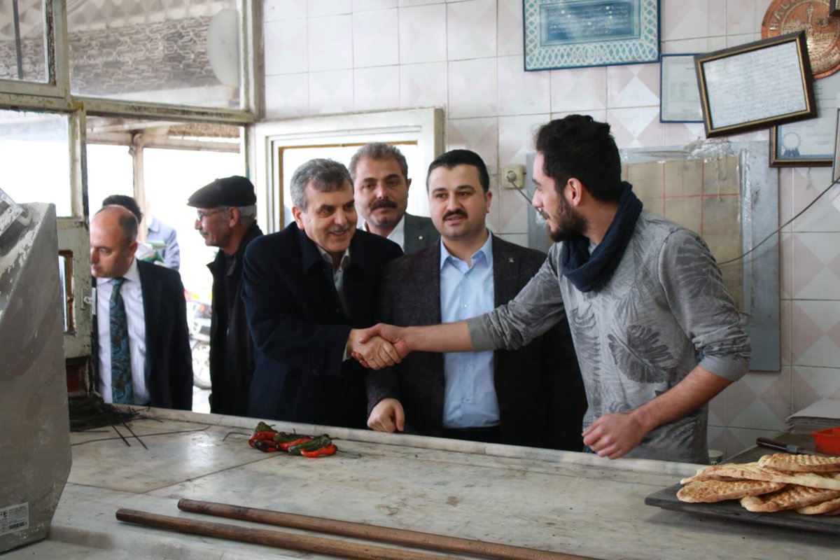 zabeyazgul's tweet photo. Bozova ilçemizdeki seçim çalışmalarımız kapsamında esnaf ve hemşehrilerimizle bir araya geldik. 

Bozova halkımzın ilgisi bizleri ziyadesiyle memnun etti. Bizlerde bu teveccühe layık olmanın gayreti içerisinde olacağız. https://t.co/Gk8K11tS3T