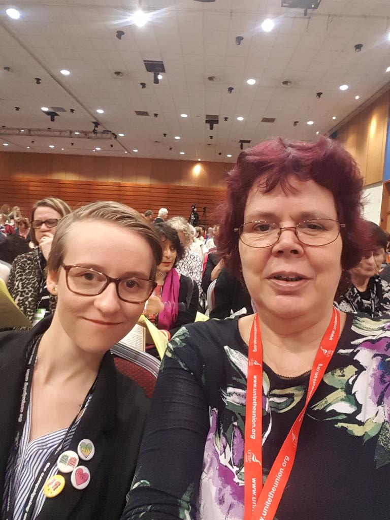 karenp61's tweet photo. #Stourbridge wenches are here! #Labwomen2019 @sbridgelabour @UKLabour @StourbridgeYL @LouisePardoeDYC @karenp61 @WMLabour @AndPedmore https://t.co/lZ9Qx5QYg9