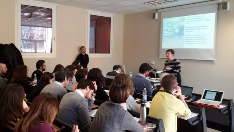 Seconda giornata di lezione oggi a #Bologna per il corso di Alta formazione #Welfare Community Manager insieme a <a href="/paoloventuri100/">paolo venturi</a>,<a href="/batty82/">Francesca Battistoni</a> e Nico Cattapan al lavoro insieme per un laboratorio su #design dei servizi.