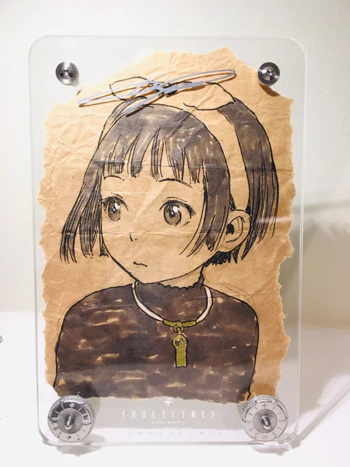 ワニにあったくしゃくしゃのクラフトの包み紙に絵を描いたらどうかなと思って貰ってきました。5枚ほど色々な画材で描いたらちょっと手こずりましたね。こちらも今日カイマンに置いて来ました。 