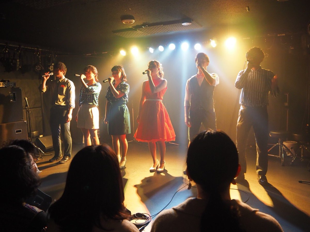asmmknnmk's tweet photo. 今までいろんなこと言われたり苦しい思いもたくさんしてきたと思うけど６人が同じものを目指していつも一緒にいたからここまで大きくなったんだと思う。計り知れない努力をしてきたみんなの近くにいれて幸せでした。いつでもMAMの1番の光でいてくれてありがとう。やっぱ撫肩はすごいな😉
#撫肩ラスト https://t.co/QGo4yfRiOm