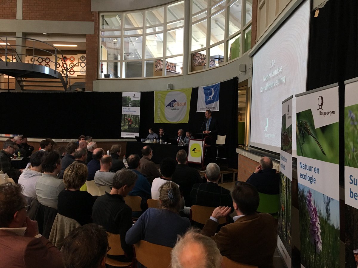 Bosgroepen's tweet photo. Het is vandaag de 23e en laatste #rondhoutveiling voor onze fantastische #veilingmeester Albert Keddeman. Hij gaat de hamer overdragen. https://t.co/TZOcxlAU2M