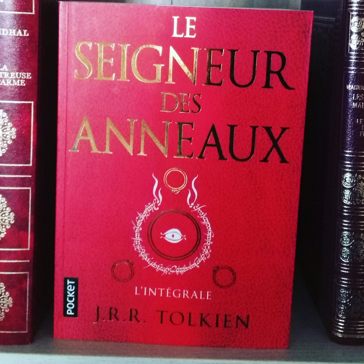 LDemodes's tweet image. Nouveau venu dans ma bibliothèque ! Je vais enfin pouvoir attaquer le Seigneur des Anneaux ! 😉 #pal #LordoftheRings #books #bookaddict #tolkien