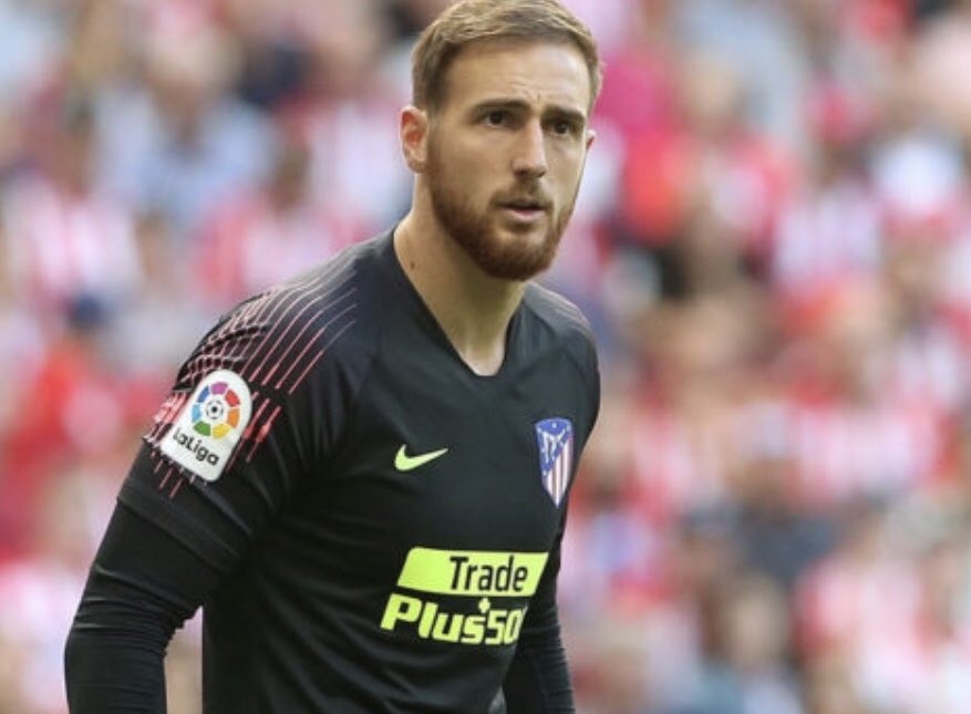 ManagerialMinds's tweet photo. If you were a manager, which one would you pick? 

RT 🔁 - @D_DeGea 
Like ❤️ - Oblak https://t.co/jhQjNptBws