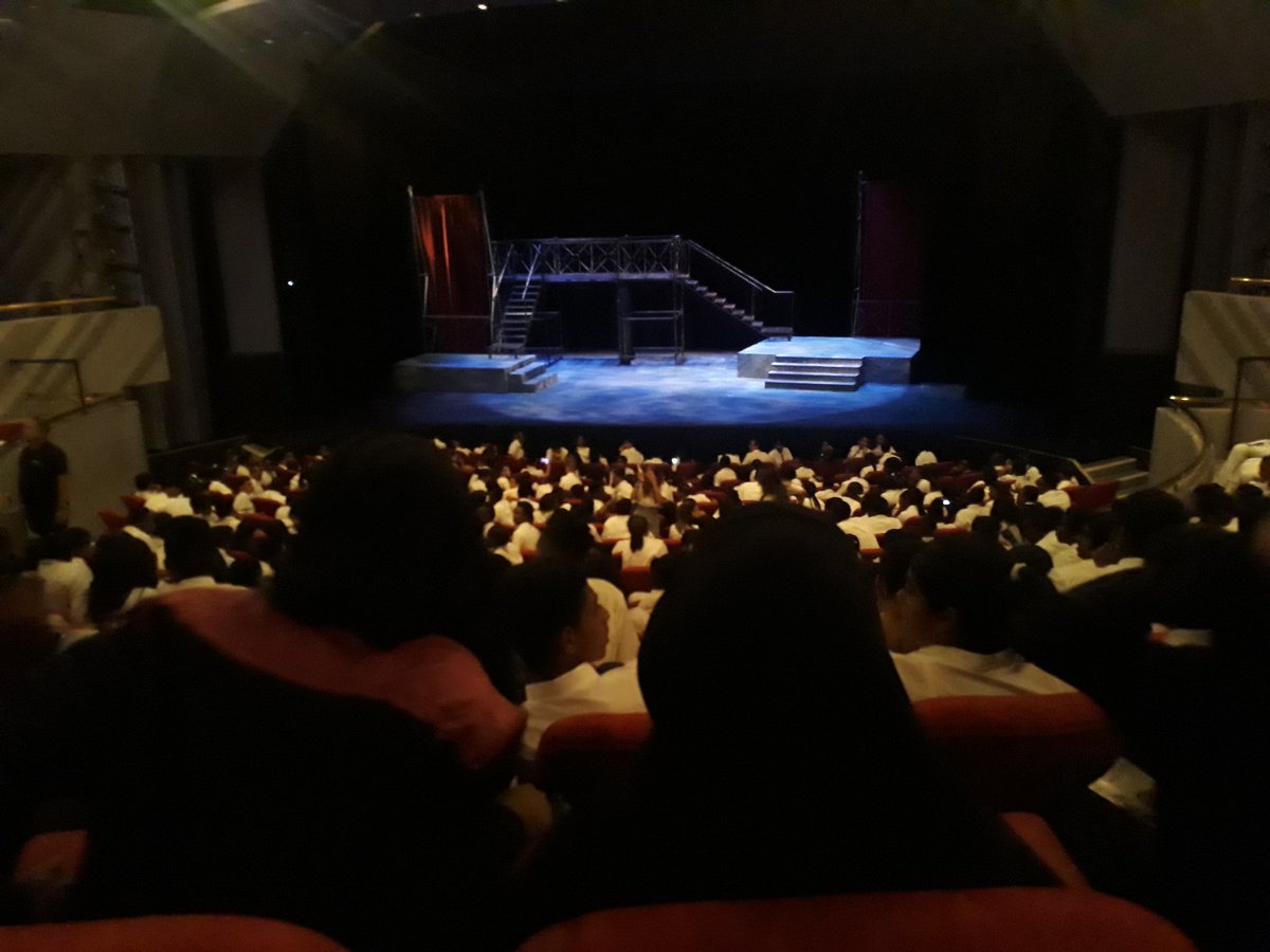 Lihle3A's tweet photo. #ready to watch Hamlet https://t.co/PCDL7OgSOj