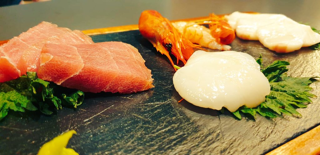 vicfood_cat's tweet photo. 📣 Novetat a carta 📣
El #sashimi #moriwase
#tonyina #vieira #hamachi #gamba
.
.
#japan #fusio #fusionfood #bar #gastro #michelin2019 #vicfood #vicfoodporn #vicfoodguys #foodiesvic #vicfoodies #igfood #materiaprimadecollons #xef #vicfoodgastropub #vicfood_cat #vicfoodgastrobar https://t.co/wI6w38xP1I